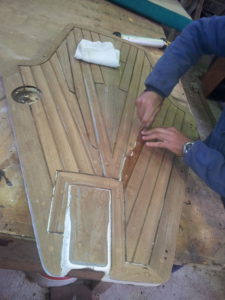 Refit of the decks of a Wauzquiez 45, caulking plank seams