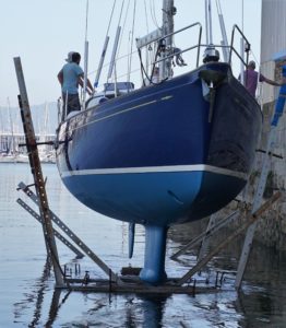 El TALISKER, en la rampa de botadura del Astillero tras los trabajos realizados